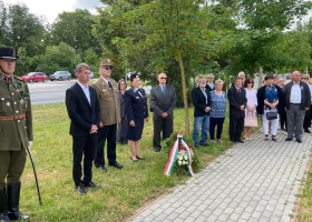 A HŐSÖKRE emlékeztek Devecserben