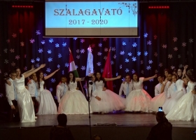 A Máltai Szeretetszolgálat Devecseri Szakközépiskolájának szalagavató ünnepsége