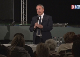 Dr. Kovács Zoltán országgyűlési képviselő tartott lakossági fórumot Devecserben