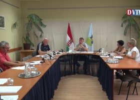 Devecser Város Önkormányzatának 2018.08.01-i Képviselő-testületi ülése